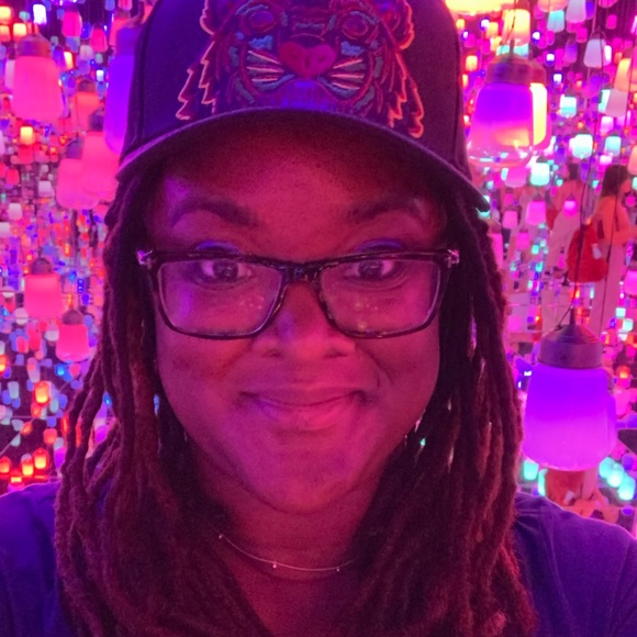 Meet your Posher, Tamara - Picture 1 of 5